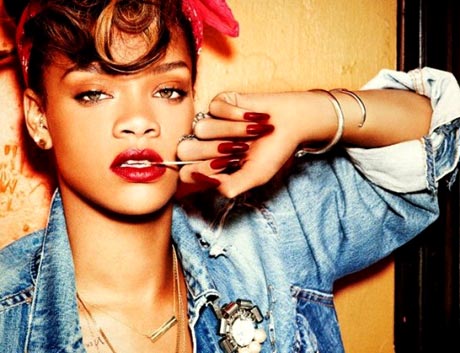 Sztriptízbárban mulatozott Rihanna