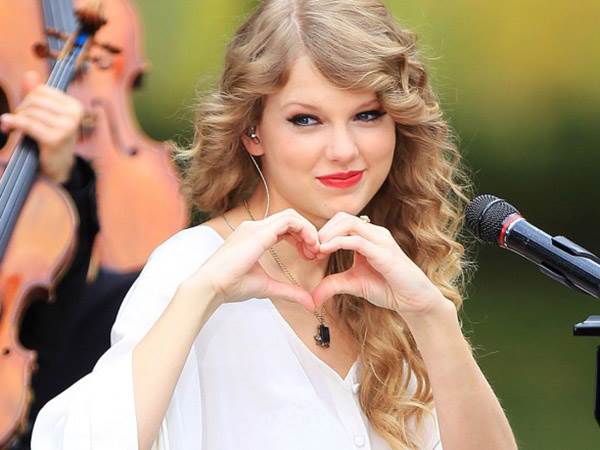 Taylor Swift jótékonykodott a legtöbbet idén