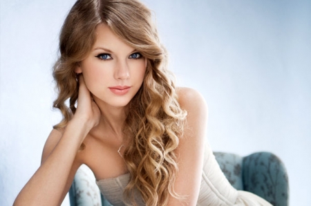 Taylor Swift csatlakozik a The Voice-hoz