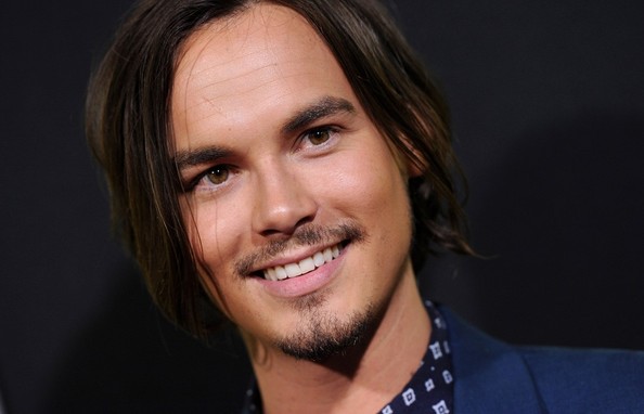 Tyler Blackburn visszatér a Pretty Little Liarsbe