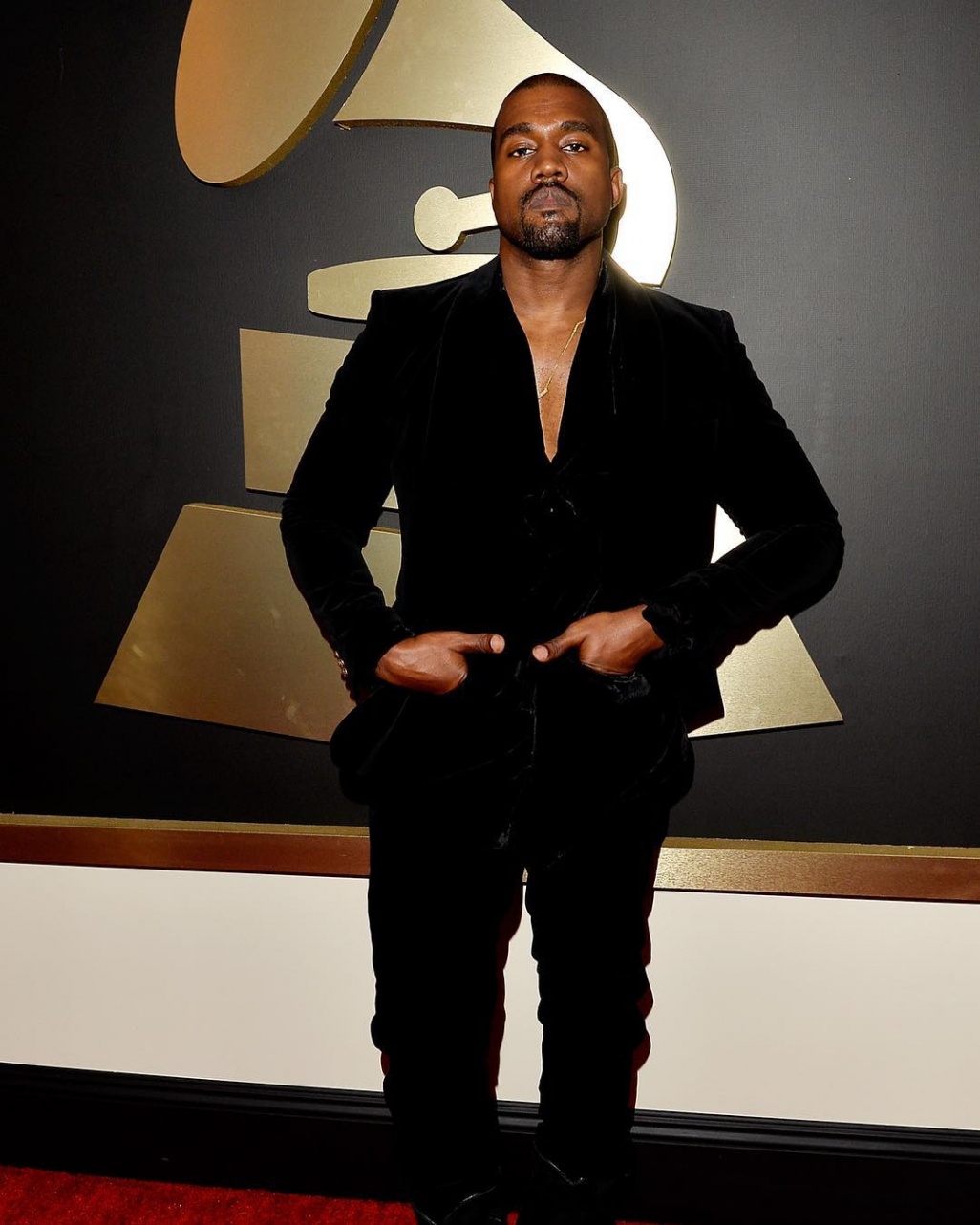 Ügyvédei  és üzleti partnerei is elhatárolódtak Kanye Westtől