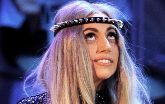 Lady Gaga visszatér régi stílusához