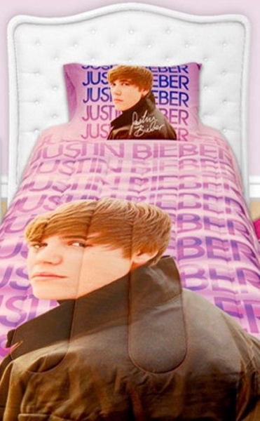 Justin Bieber beköltözhet a hálószobába is!