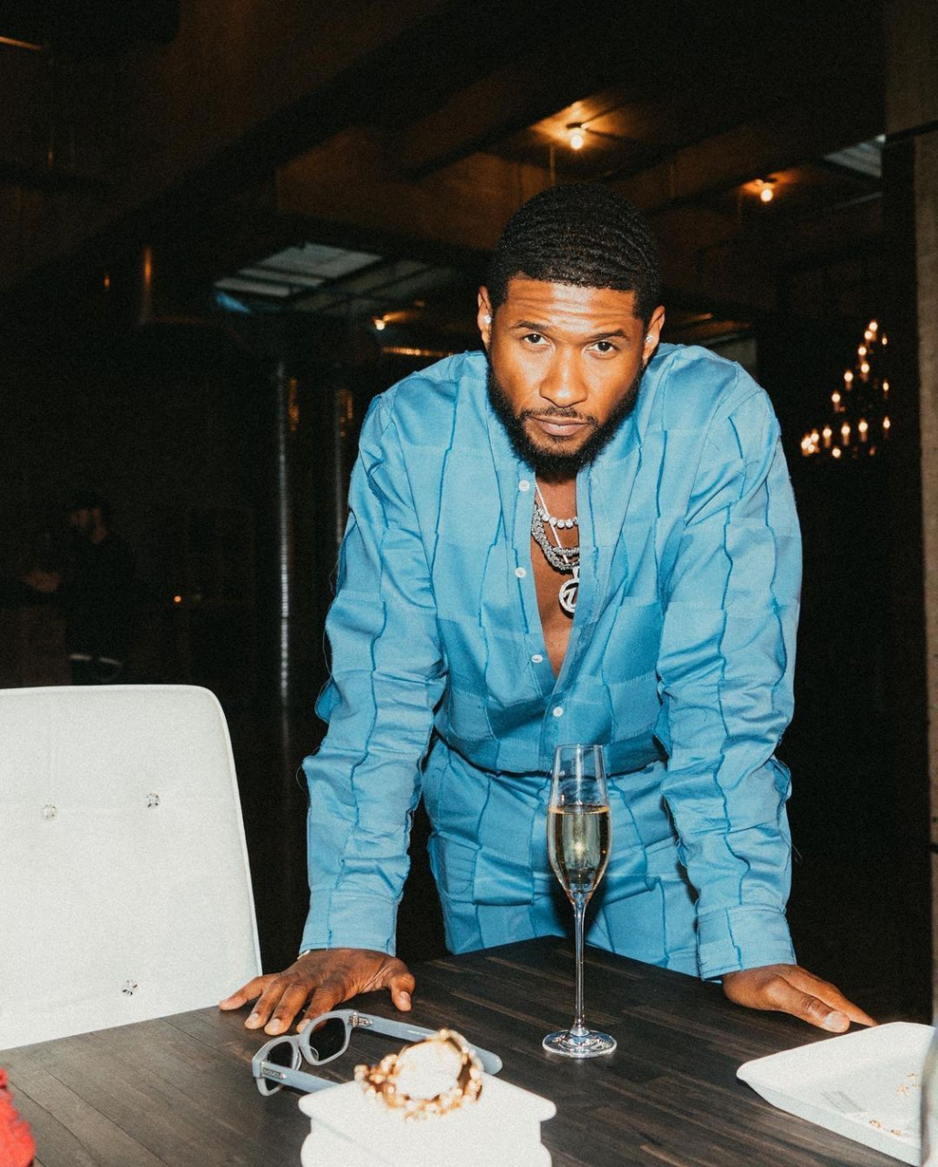 Usher üzent Kim Kardashiannak: tárt karokkal várja egy újabb koncertjére
