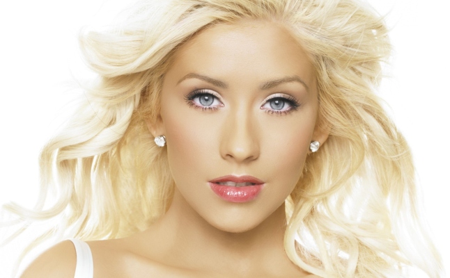 Véglegesítették Aguilera válását
