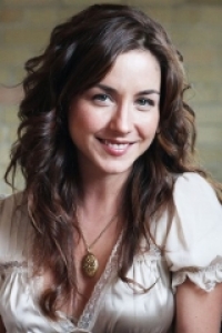 http://starity.hu/images/celebs/200x300/erin-karpluk-1021.jpg